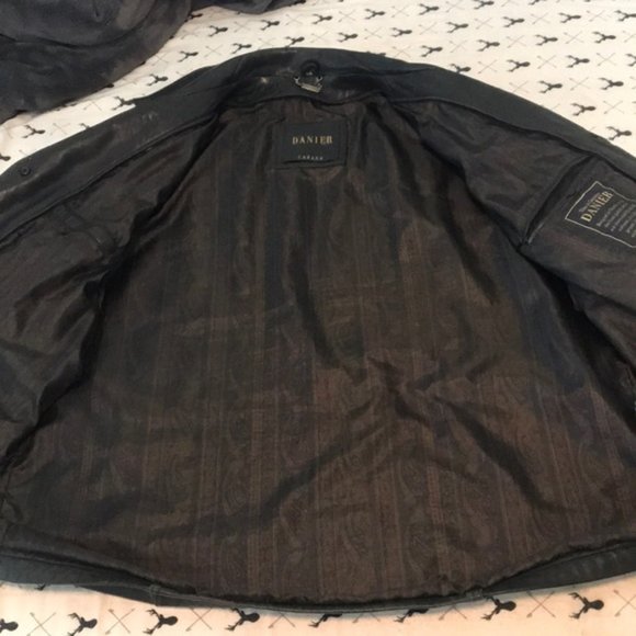 Danier Leather Coat Size: L - Picture 3 of 6